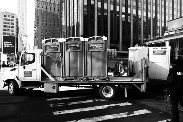Best Portable restroom trailer rental  in Bellevue, OH